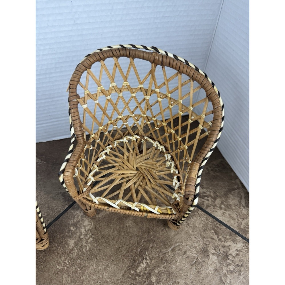 SET OF 2 VINTAGE WICKER DOLL CHAIRS - Picture 3 of 9